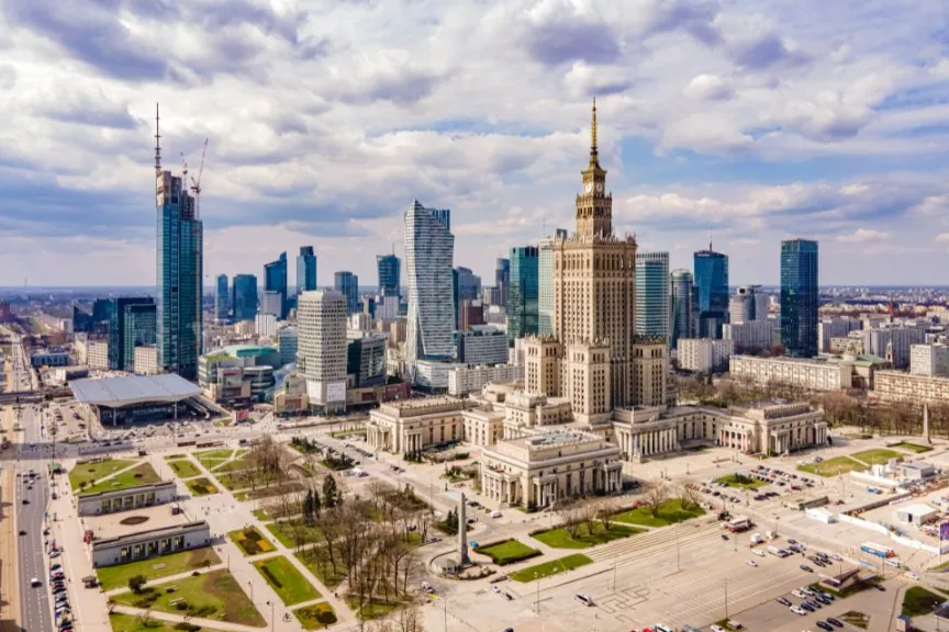warszawa, jedno z miast, gdzie występuje smog fotochemiczny